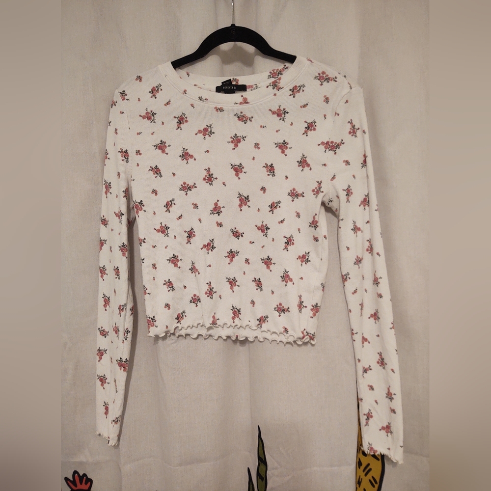 Forever 21 Floral Print Long sleeve Crop Top